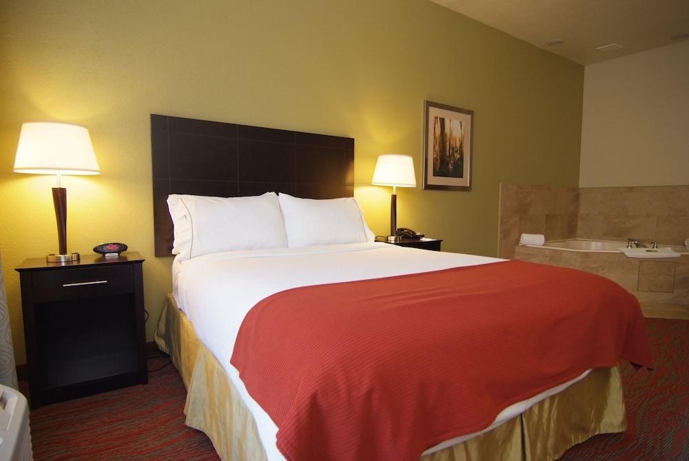 Holiday Inn Express & Suites Indianapolis North - Carmel By Ihg Экстерьер фото
