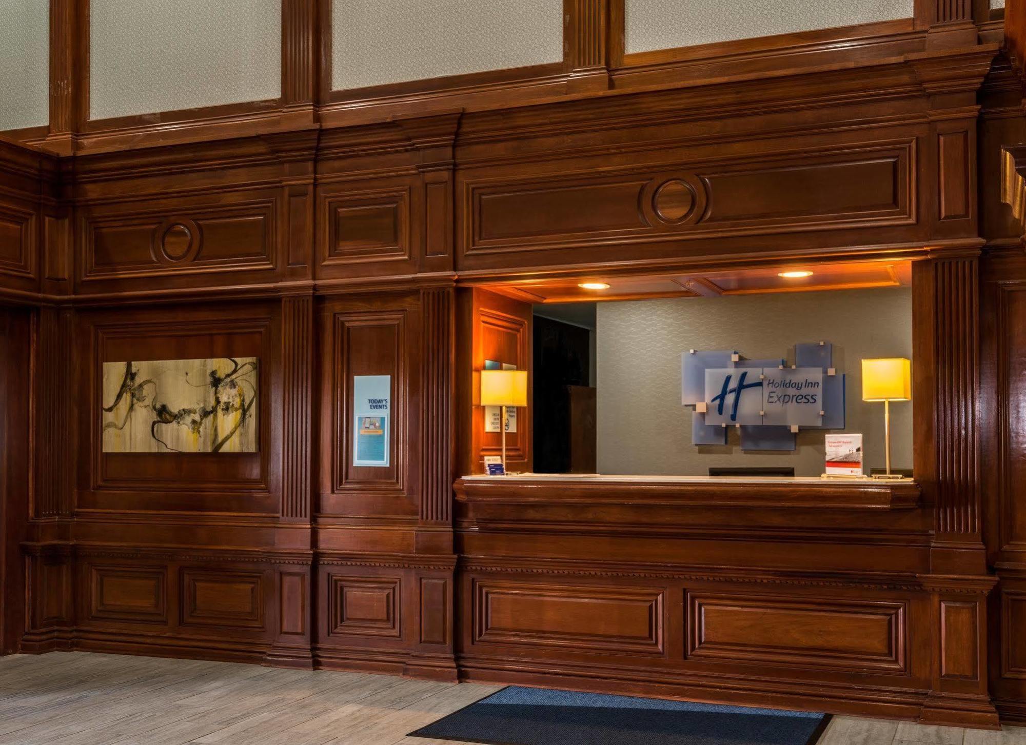 Holiday Inn Express & Suites Indianapolis North - Carmel By Ihg Экстерьер фото