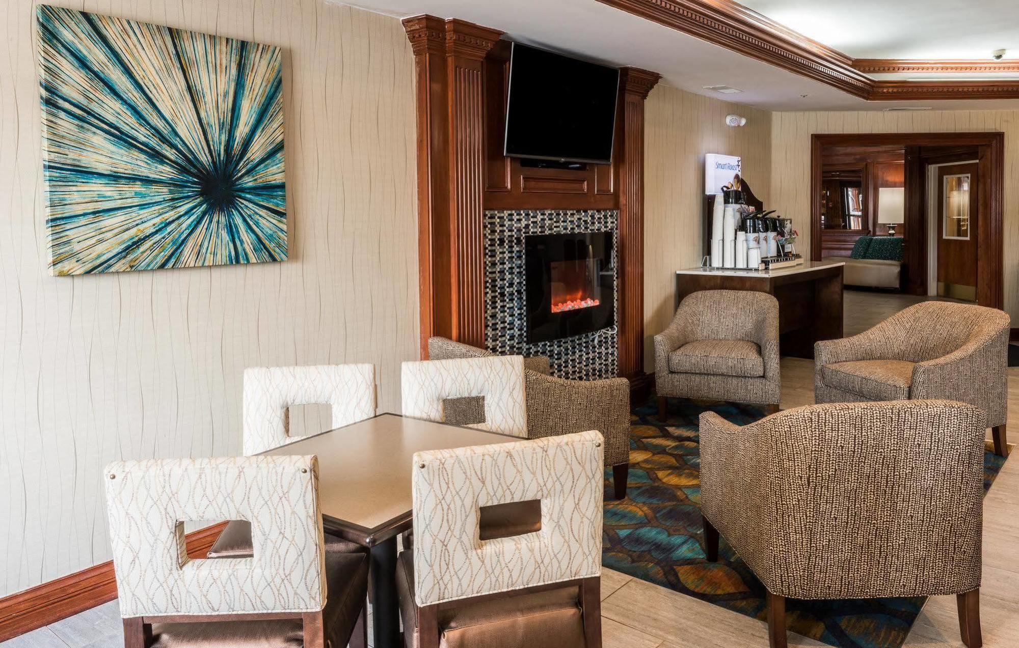 Holiday Inn Express & Suites Indianapolis North - Carmel By Ihg Экстерьер фото